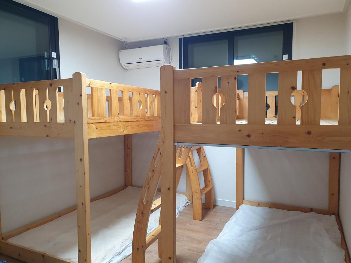 29 Play House Hotel Инчон Екстериор снимка