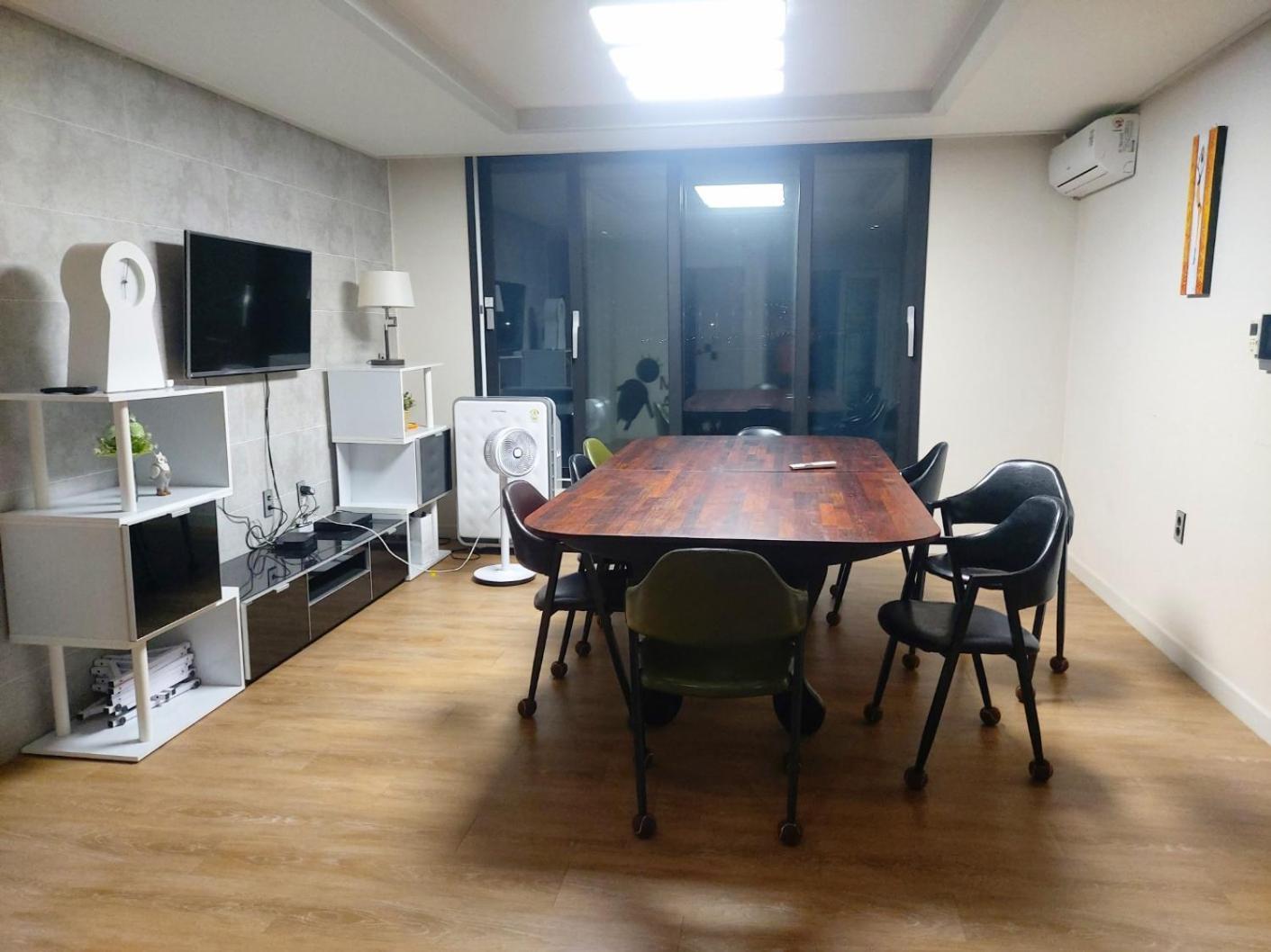29 Play House Hotel Инчон Екстериор снимка